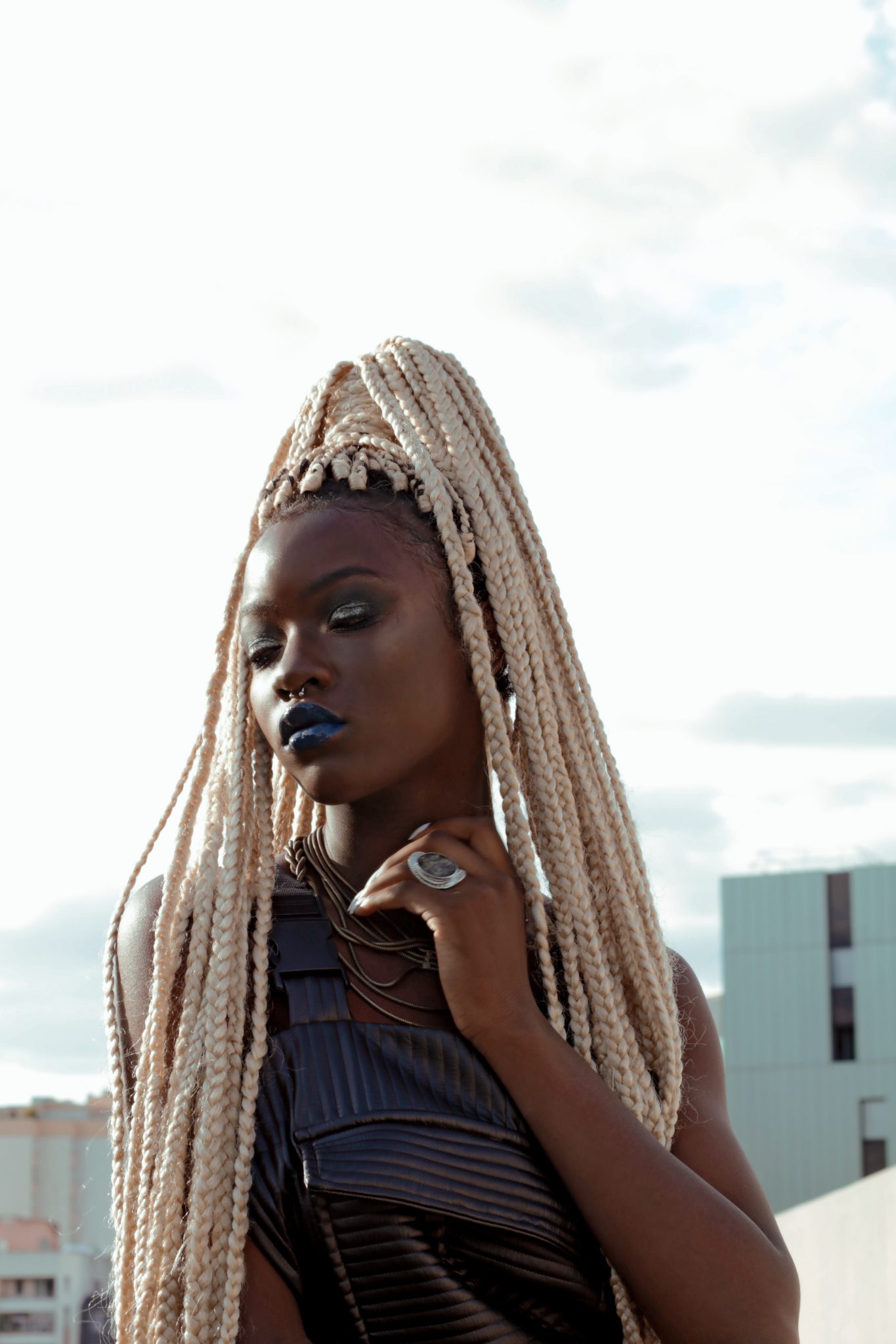 90's groove fashion story editorial webditorial shoot le dernier etage magazine black model blond hair  90's groove fashion story editorial webditorial shoot le dernier etage magazine black model blond hair