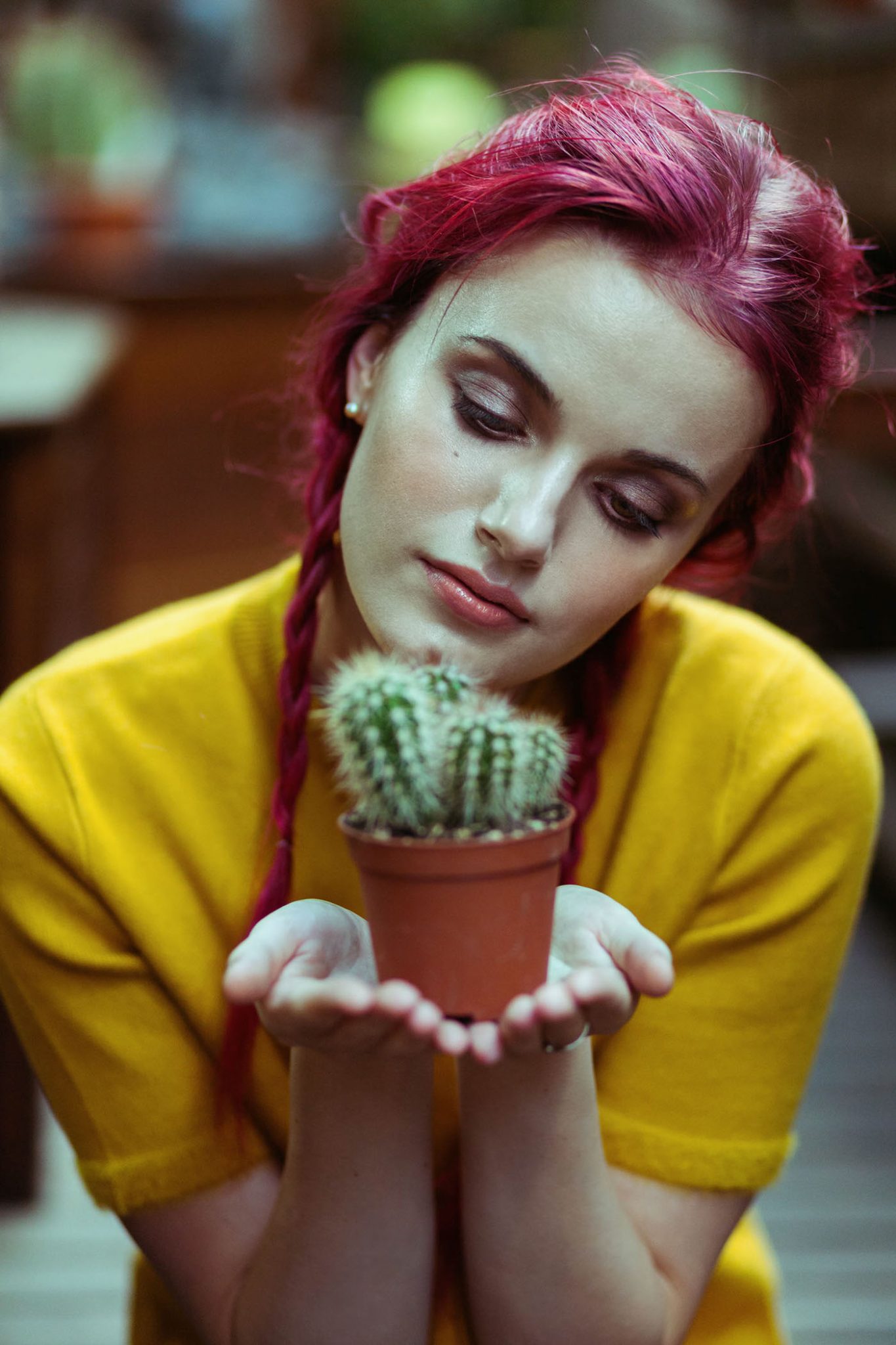 Flowers market marion midnight photo le dernier etage magazine webzine fashion editorial story webditorial shooting paris  Flowers market marion midnight photo le dernier etage magazine webzine fashion editorial story webditorial shooting paris