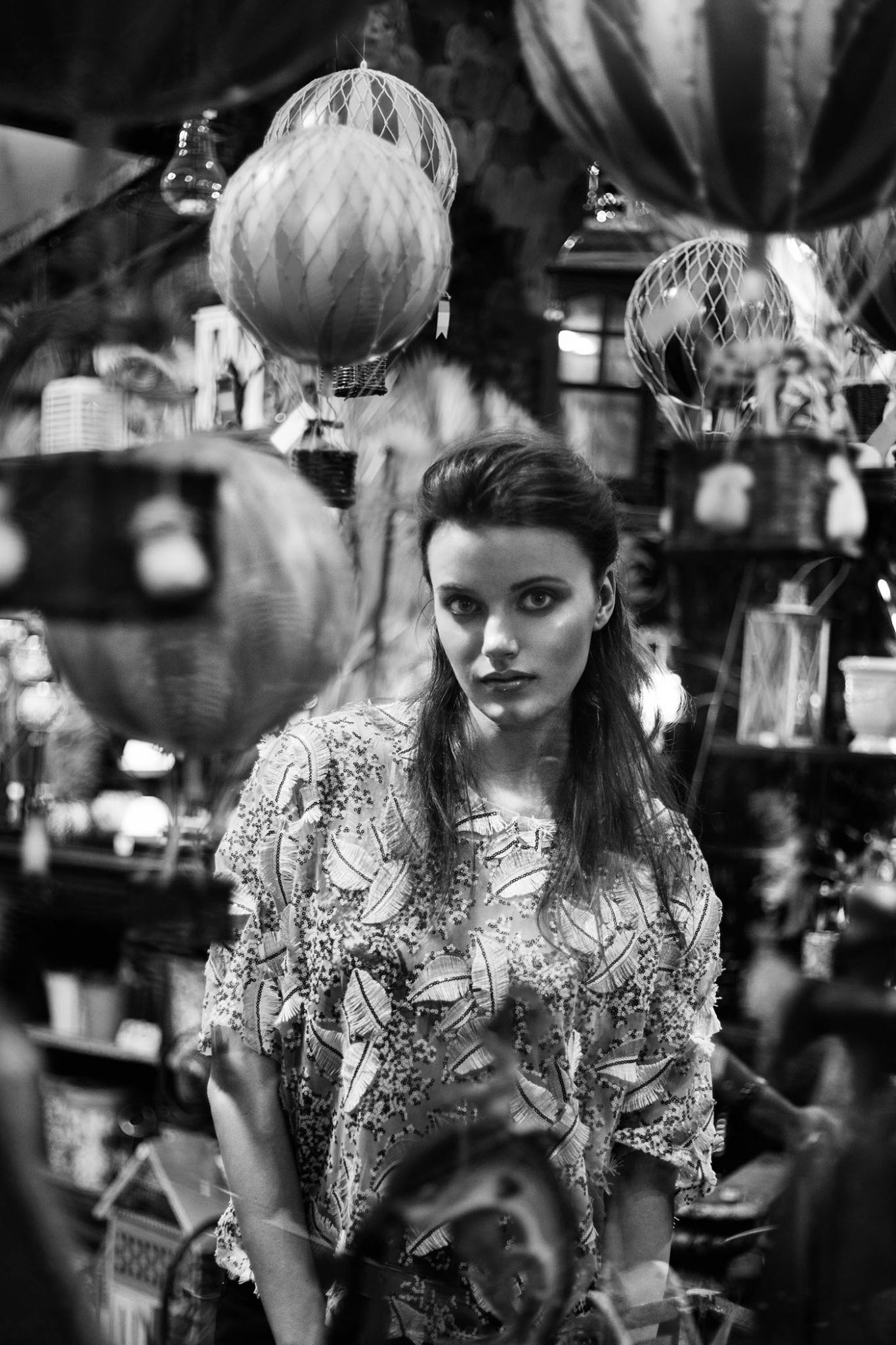 Flower market marion midnight photo le dernier etage magazine webzine fashion editorial story webditorial shooting paris  Flower market marion midnight photo le dernier etage magazine webzine fashion editorial story webditorial shooting paris