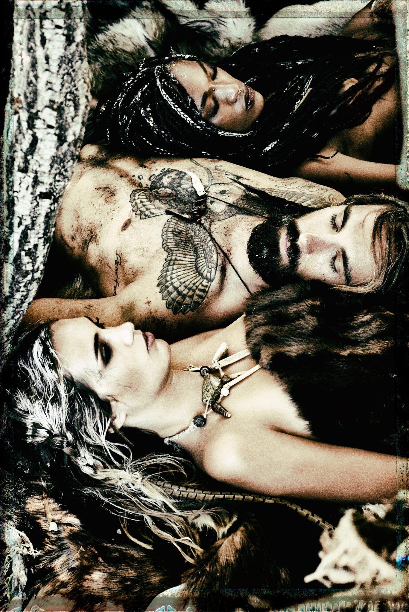 Horde's fashion story primitive fashion roots nature indian native american le dernier etage magazine editorial patrice berchery Horde's fashion story primitive fashion roots nature indian native american le dernier etage magazine editorial patrice berchery