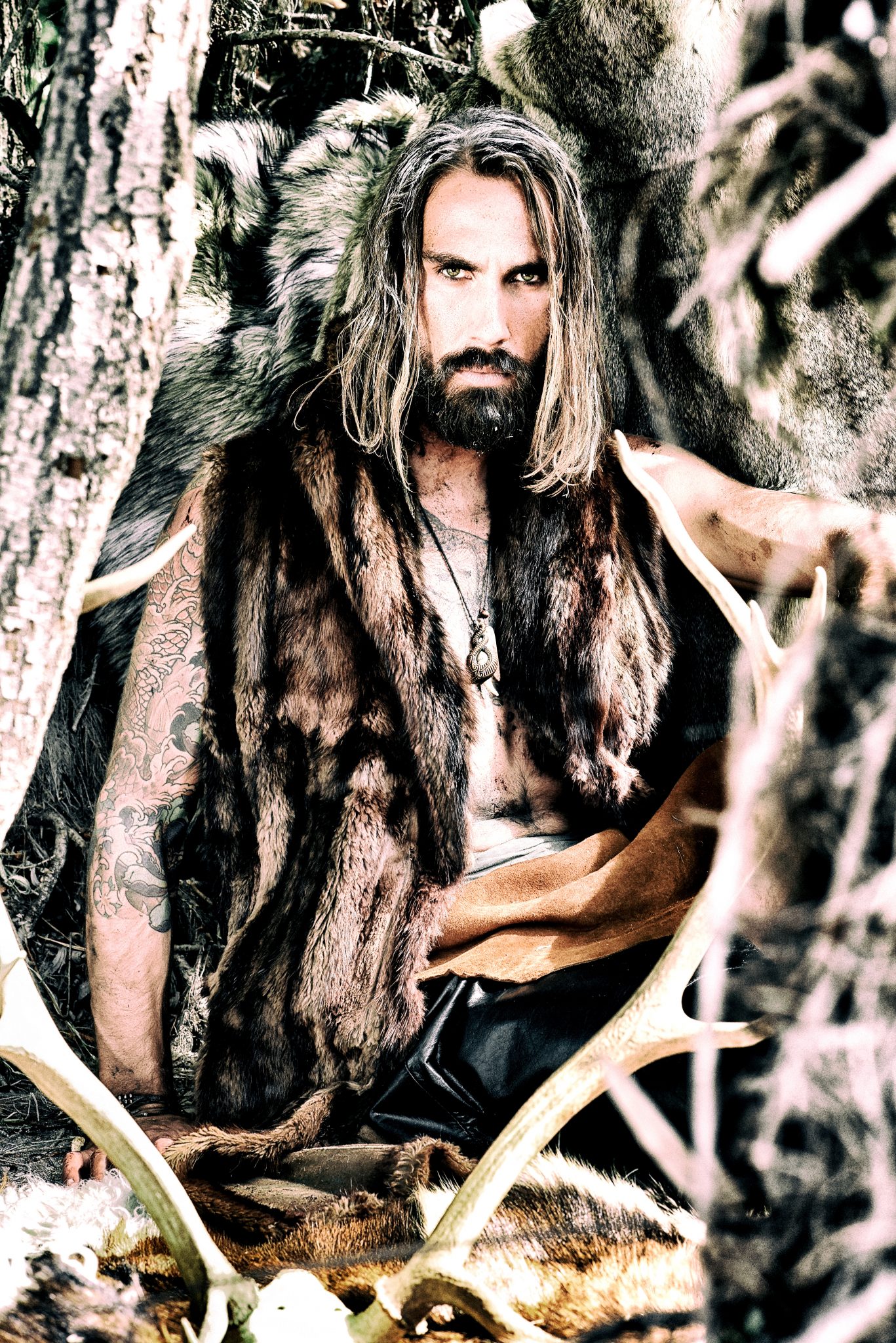 Horde's fashion story primitive fashion roots nature indian native american le dernier etage magazine editorial patrice berchery Horde's fashion story primitive fashion roots nature indian native american le dernier etage magazine editorial patrice berchery